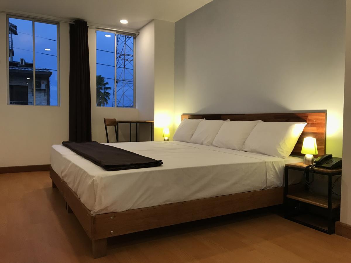 איקיטוס Central Bed & Breakfast מראה חיצוני תמונה
