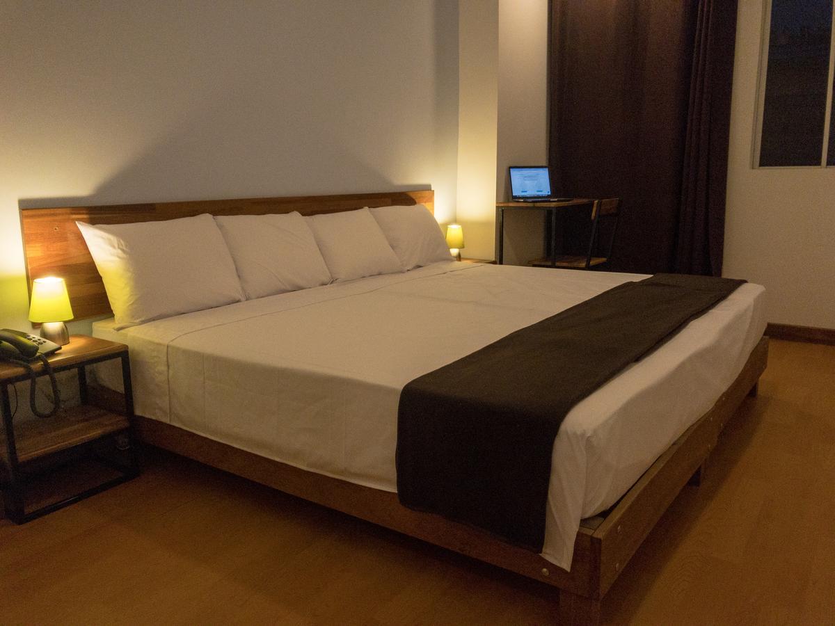 איקיטוס Central Bed & Breakfast מראה חיצוני תמונה