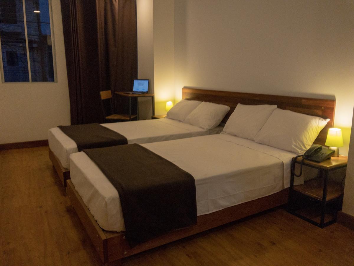 איקיטוס Central Bed & Breakfast מראה חיצוני תמונה