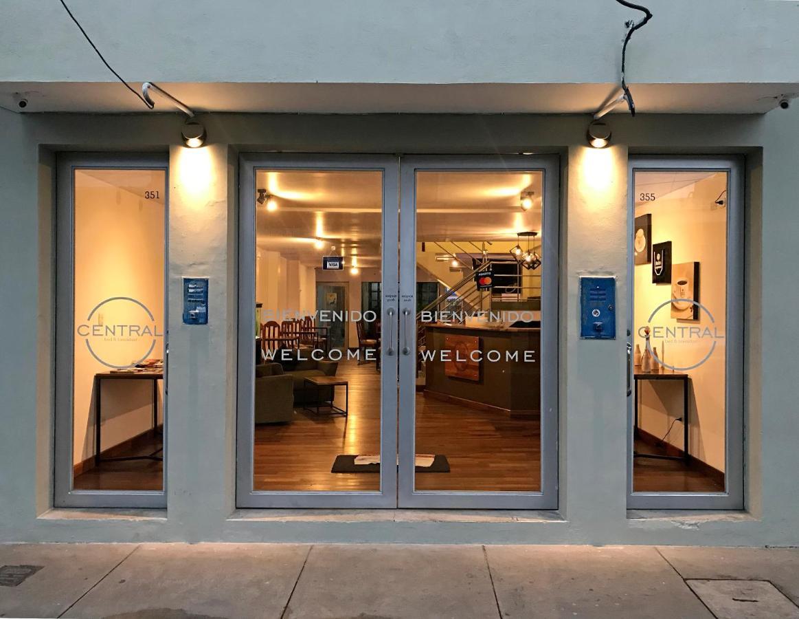 איקיטוס Central Bed & Breakfast מראה חיצוני תמונה