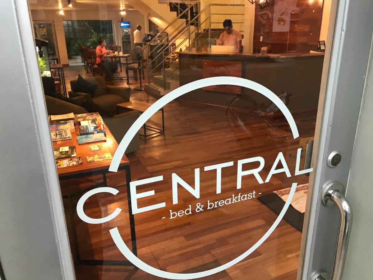 איקיטוס Central Bed & Breakfast מראה חיצוני תמונה